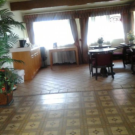 Budget Inn Tulare Buitenkant foto