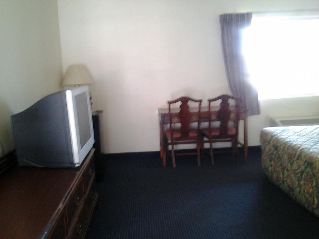 Budget Inn Tulare Kamer foto